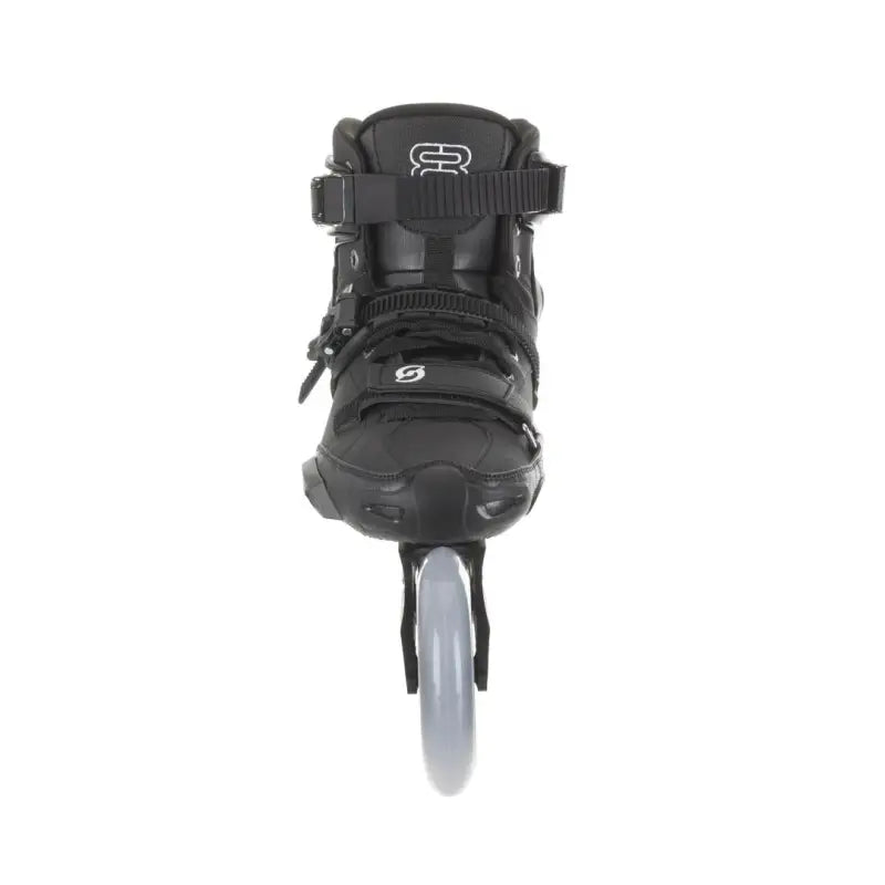 El Compromiso entre Estilo y Rendimiento Los Spin 310, un sello distintivo de FR Skates, han sido meticulosamente diseñados para aquellos entusiastas del patinaje que buscan no sólo velocidad y rendimiento, sino también elegancia y confort. Parte esencial del freestyle y el freeskate urbano, estos patines son el epítome de la acción ágil y emocionante en la jungla de concreto.